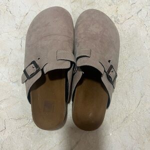 Women’s Suede Slip-On Clogs